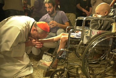 papa-francisco-atiende-aninios-enfermos